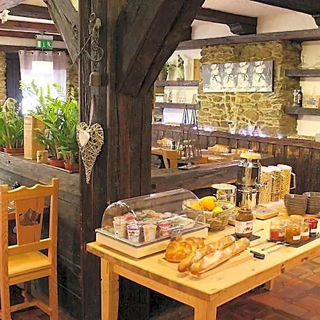 - Petit-dejeuner Le Trift מלון *