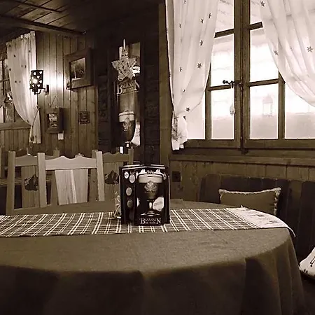 - Petit-dejeuner Le Trift מלון
